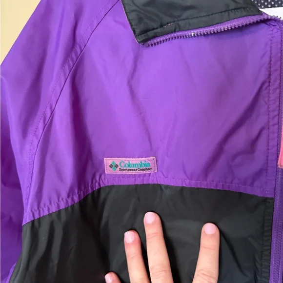 Columbia Vintage Women's Colorblock Windbreaker Jacket in Purple and Black - Picture 3 of 8